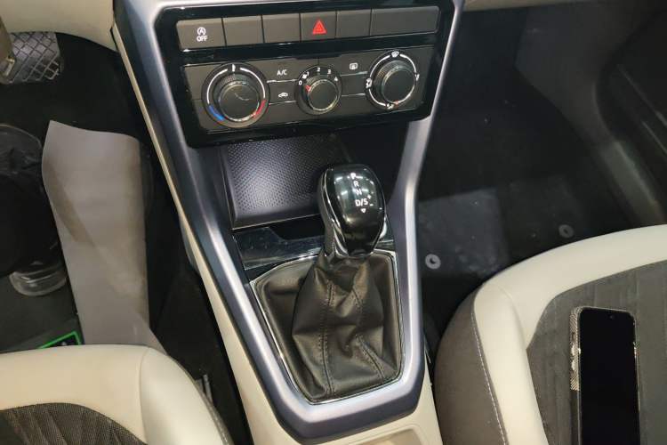 Used Volkswagen T-Cross 2019 280TSI DSG Comfort Edition Gear Lever