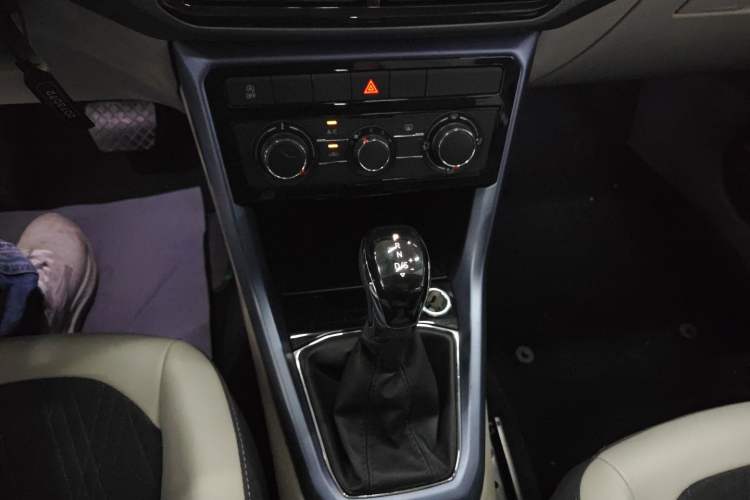 Used Volkswagen T-Cross 2019 280TSI DSG Comfort Edition Gear Lever