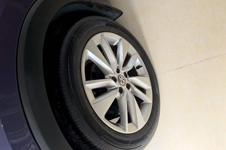 Used Volkswagen T-Cross 2019 280TSI DSG Comfort Edition Left Front Wheel Hub