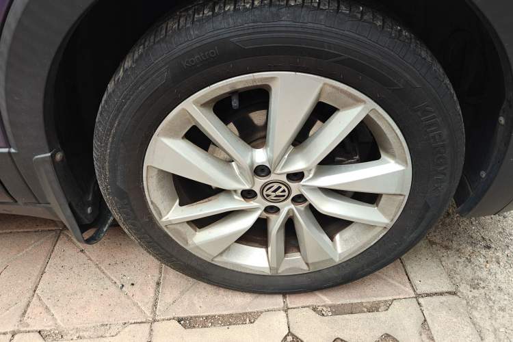Used Volkswagen T-Cross 2019 1.5L Automatic Comfort Edition Right Front Wheel Hub