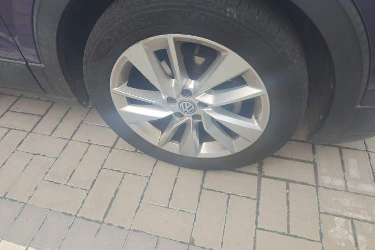 Used Volkswagen T-Cross 2019 280TSI DSG Comfort Edition Right Front Wheel Hub