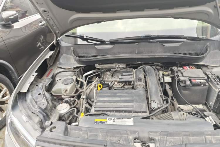 Used Volkswagen T-Cross 2019 280TSI DSG Comfort Edition Engine Bay Right