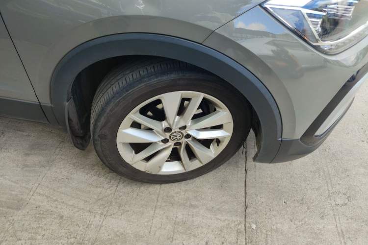 Used Volkswagen T-Cross 2019 280TSI DSG Comfort Edition Right Front Wheel Hub