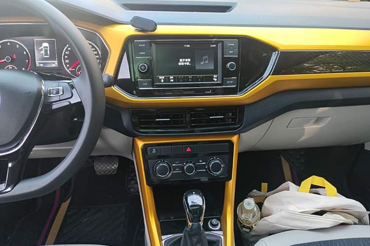 Used Volkswagen T-Cross 2019 280TSI DSG Comfort Edition Audio And AC Panel