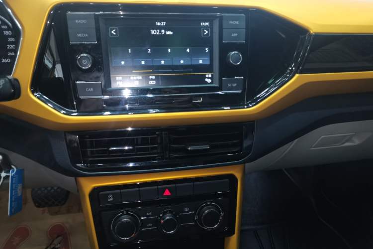 Used Volkswagen T-Cross 2019 280TSI DSG Comfort Edition Audio And AC Panel