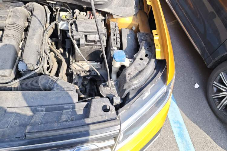 Used Volkswagen T-Cross 2019 280TSI DSG Comfort Edition Engine Bay Left