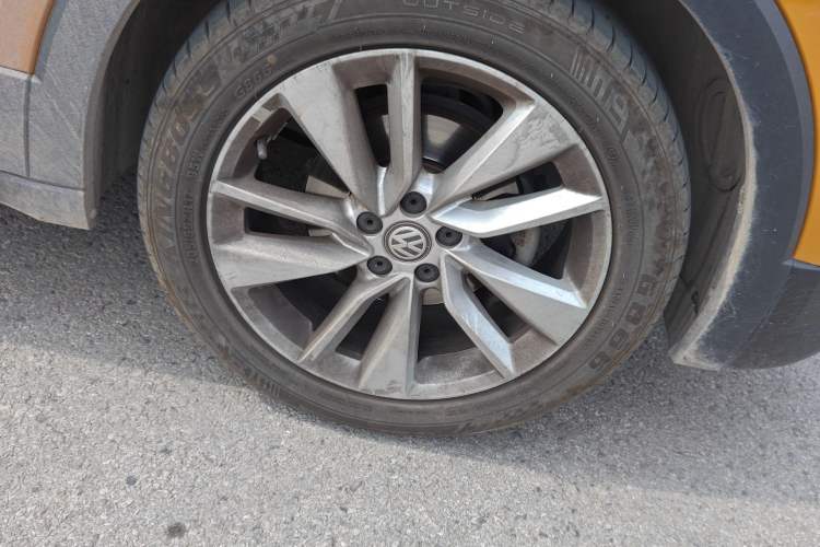Used Volkswagen T-Cross 2019 280TSI DSG Comfort Edition Right Front Wheel Hub