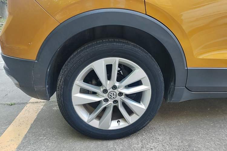 Used Volkswagen T-Cross 2019 280TSI DSG Comfort Edition Right Rear Wheel Hub