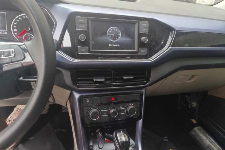 Used Volkswagen T-Cross 2019 280TSI DSG Comfort Edition Audio And AC Panel