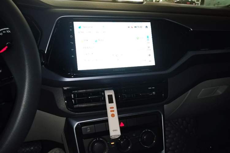 Used Volkswagen T-Cross 2019 1.5L Automatic Comfort Edition Audio And AC Panel
