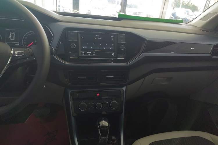 Used Volkswagen T-Cross 2019 280TSI DSG Comfort Edition Audio And AC Panel