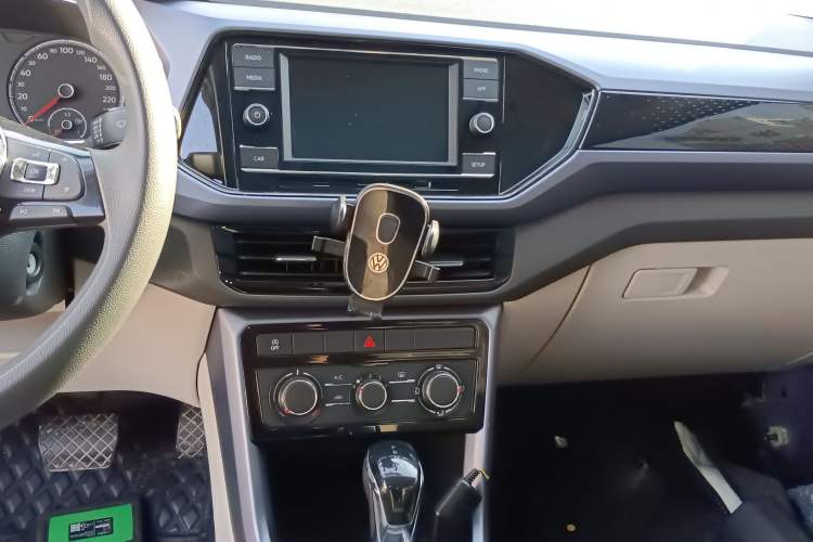 Used Volkswagen T-Cross 2019 280TSI DSG Comfort Edition Audio And AC Panel