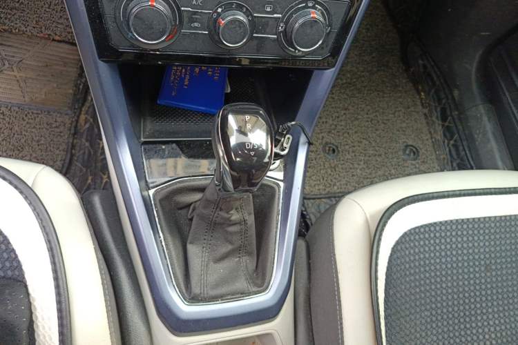 Used Volkswagen T-Cross 2019 280TSI DSG Comfort Edition Gear Lever
