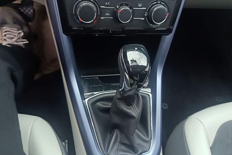 Used Volkswagen T-Cross 2019 280TSI DSG Comfort Edition Gear Lever
