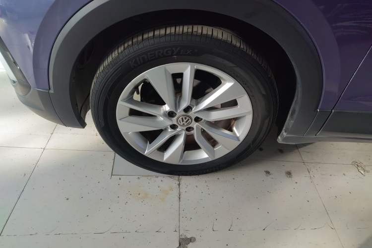 Used Volkswagen T-Cross 2019 280TSI DSG Comfort Edition Left Front Wheel Hub