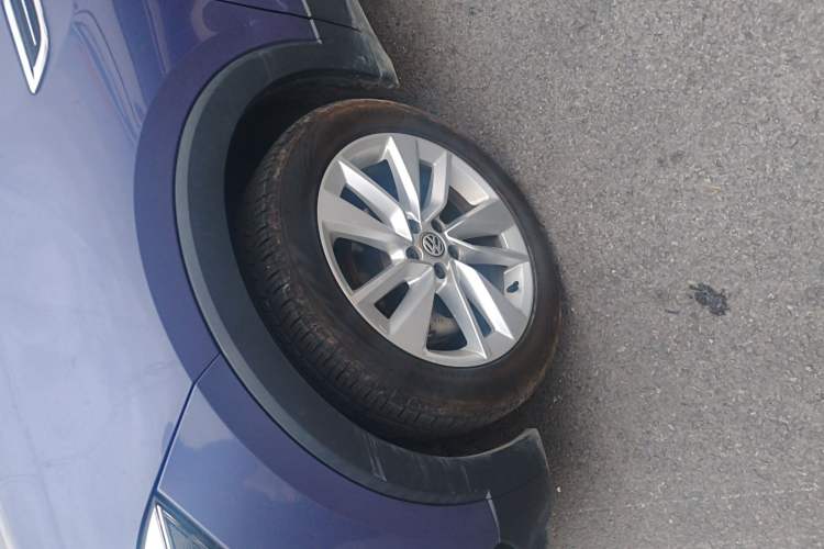 Used Volkswagen T-Cross 2019 280TSI DSG Comfort Edition Left Front Wheel Hub