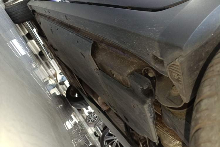 Used Volkswagen T-Cross 2019 1.5L Automatic Comfort Edition Left Side Sill
