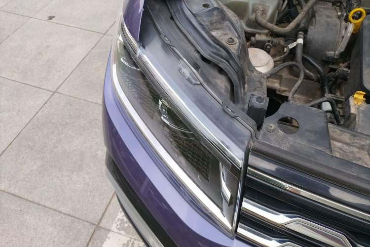 Used Volkswagen T-Cross 2019 1.5L Automatic Comfort Edition Right Front Headlight