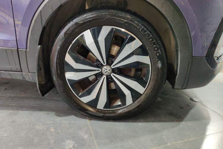 Used Volkswagen T-Cross 2019 280TSI DSG Luxury Edition Right Front Wheel Hub