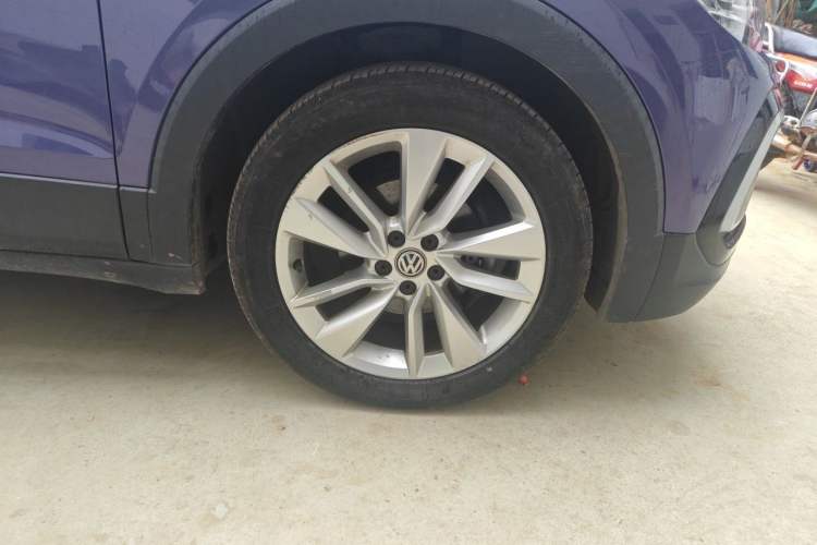 Used Volkswagen T-Cross 2019 280TSI DSG Comfort Edition Right Front Wheel Hub