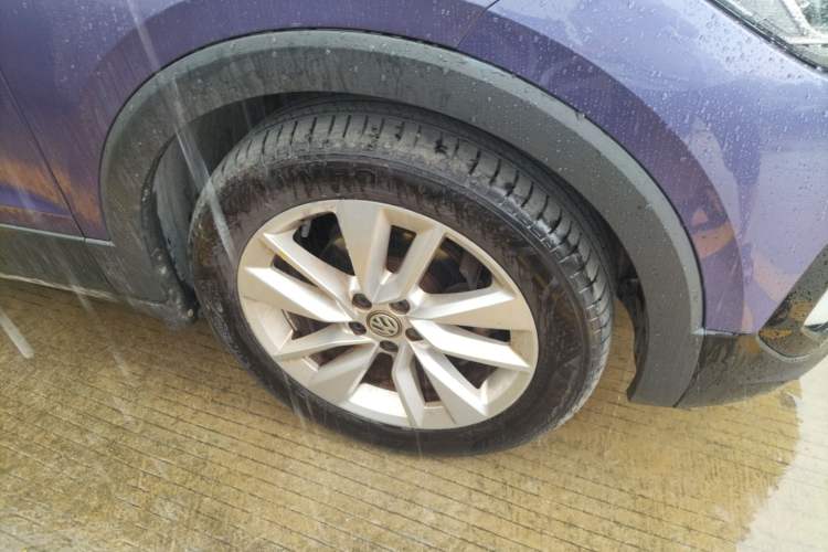 Used Volkswagen T-Cross 2019 280TSI DSG Comfort Edition Right Front Wheel Hub