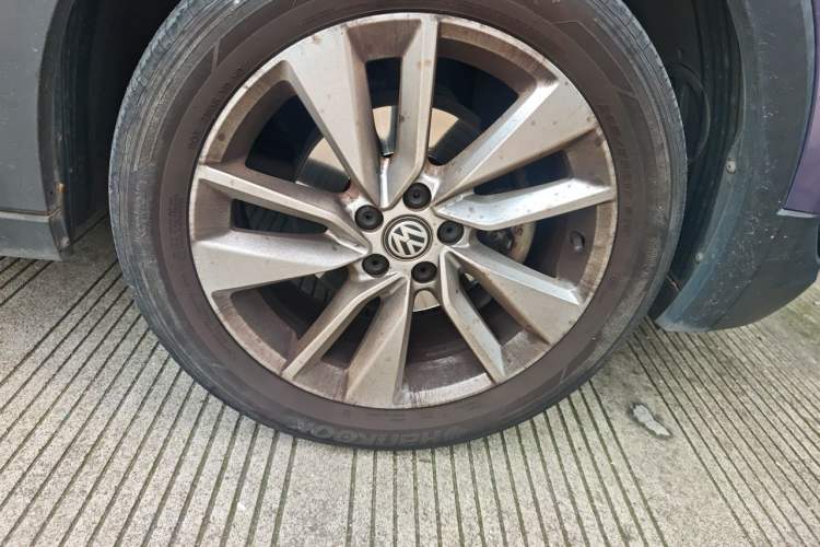 Used Volkswagen T-Cross 2019 1.5L Automatic Comfort Edition Right Front Wheel Hub