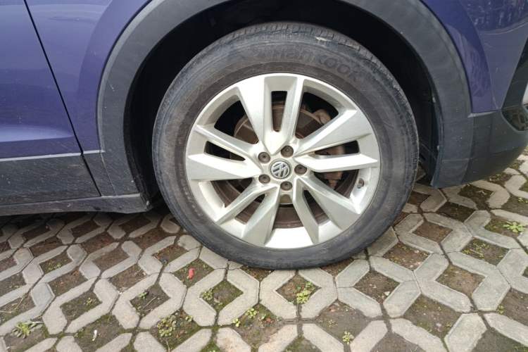 Used Volkswagen T-Cross 2019 280TSI DSG Comfort Edition Right Front Wheel Hub