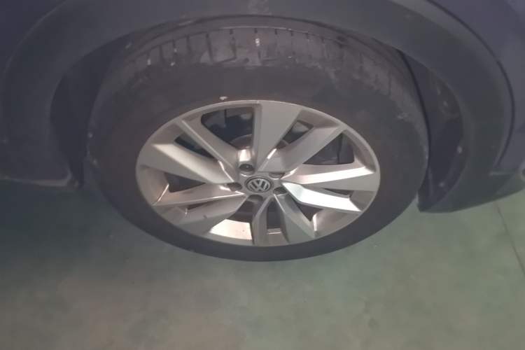 Used Volkswagen T-Cross 2019 280TSI DSG Comfort Edition Right Front Wheel Hub