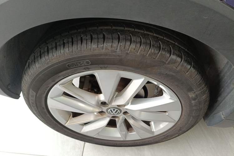 Used Volkswagen T-Cross 2019 1.5L Automatic Comfort Edition Right Rear Wheel Hub