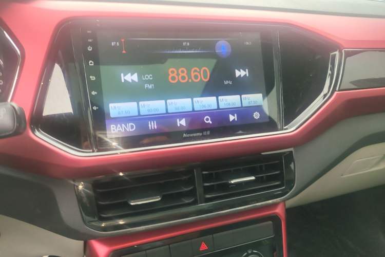 Used Volkswagen T-Cross 2019 280TSI DSG Comfort Edition Audio And AC Panel
