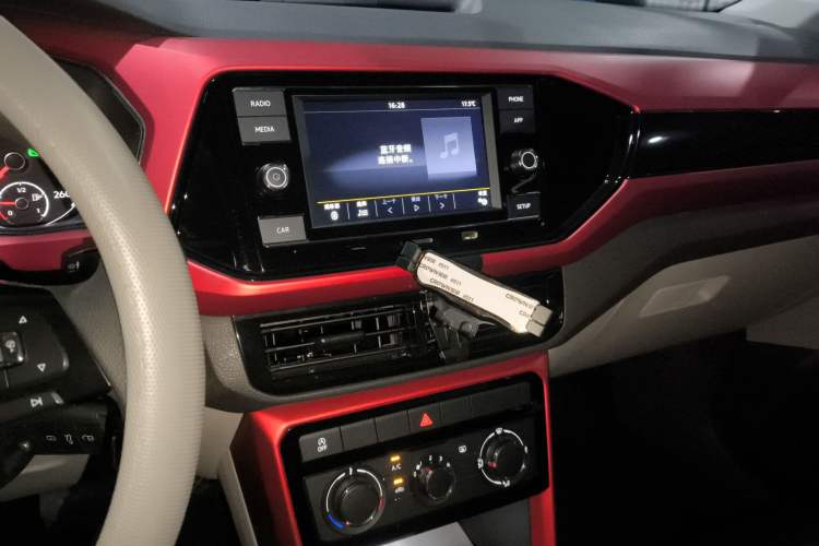 Used Volkswagen T-Cross 2019 280TSI DSG Comfort Edition Audio And AC Panel