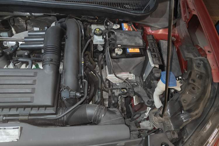 Used Volkswagen T-Cross 2019 280TSI DSG Comfort Edition Engine Bay Left