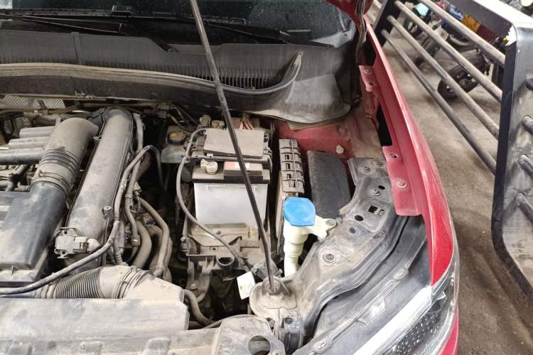 Used Volkswagen T-Cross 2019 280TSI DSG Comfort Edition Engine Bay Left