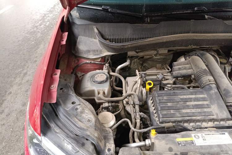 Used Volkswagen T-Cross 2019 280TSI DSG Comfort Edition Engine Bay Right