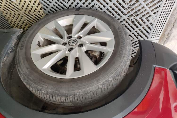 Used Volkswagen T-Cross 2019 1.5L Automatic Comfort Edition Left Front Wheel Hub