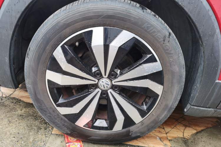 Used Volkswagen T-Cross 2019 280TSI DSG Luxury Edition Left Front Wheel Hub