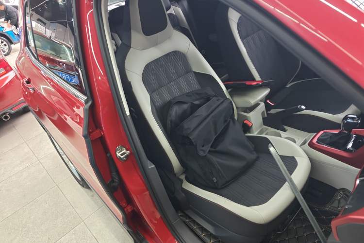Used Volkswagen T-Cross 2019 1.5L Automatic Comfort Edition Right Front Seat