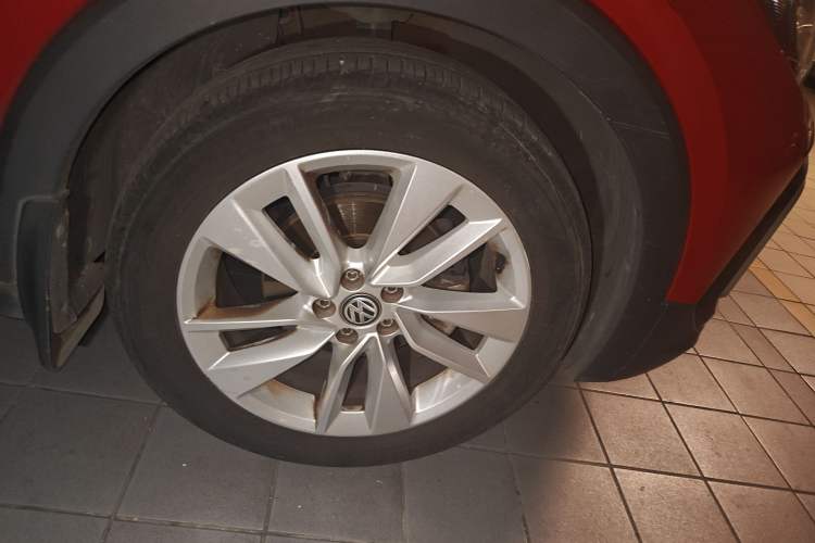 Used Volkswagen T-Cross 2019 280TSI DSG Comfort Edition Right Front Wheel Hub