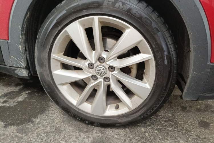 Used Volkswagen T-Cross 2019 280TSI DSG Comfort Edition Right Front Wheel Hub