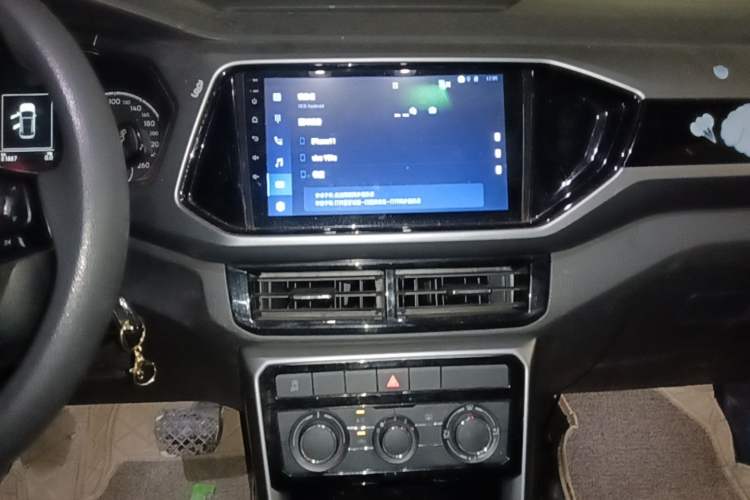 Used Volkswagen T-Cross 2019 280TSI DSG Comfort Edition Audio And AC Panel