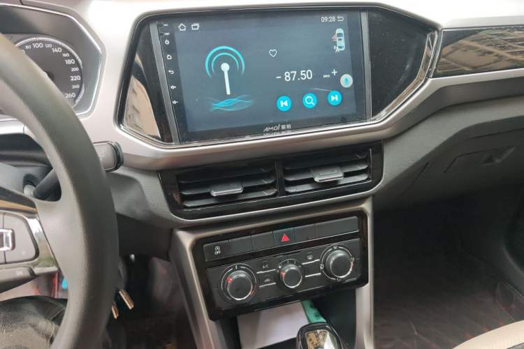 Used Volkswagen T-Cross 2019 280TSI DSG Comfort Edition Audio And AC Panel