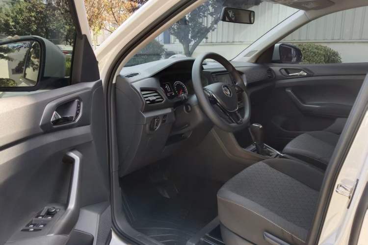 Used Volkswagen T-Cross 2019 1.5L Automatic Fashion Edition Audio And AC Panel