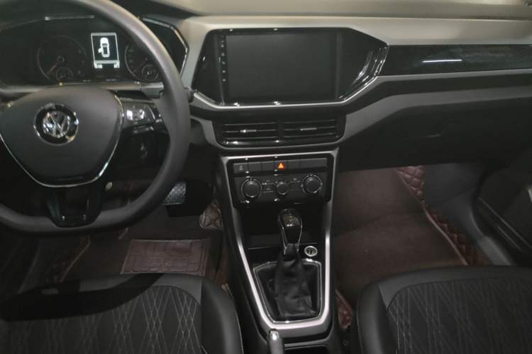 Used Volkswagen T-Cross 2019 280TSI DSG Comfort Edition Audio And AC Panel