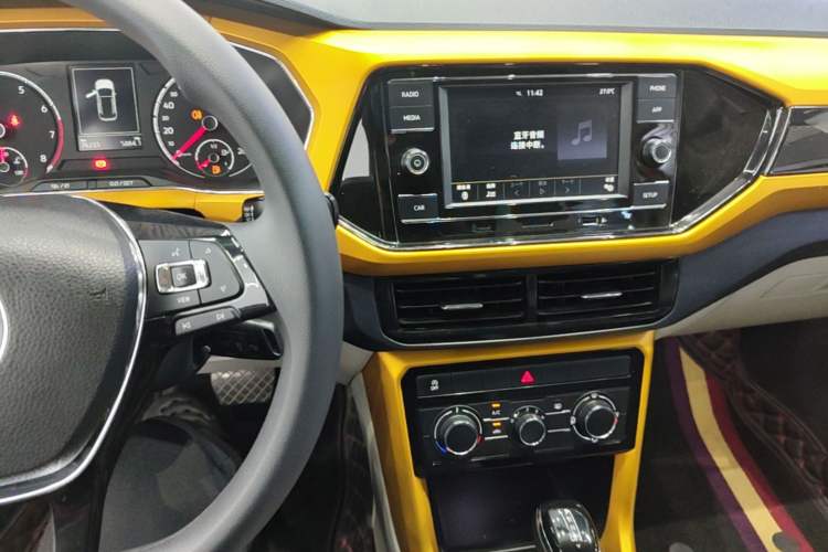 Used Volkswagen T-Cross 2019 280TSI DSG Comfort Edition Audio And AC Panel