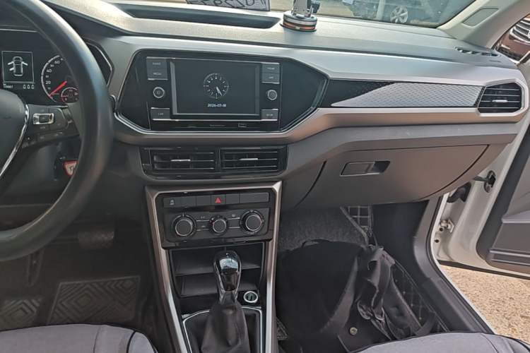 Used Volkswagen T-Cross 2019 1.5L Automatic Comfort Edition Audio And AC Panel