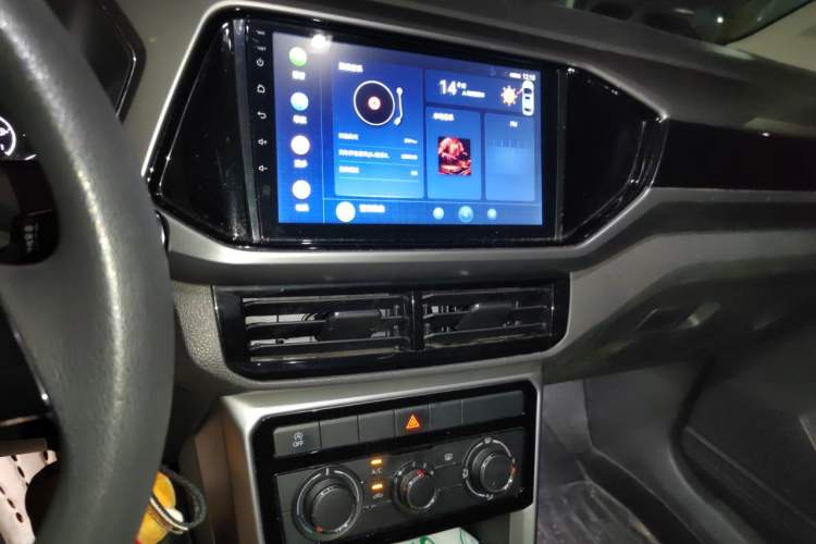 Used Volkswagen T-Cross 2019 280TSI DSG Comfort Edition Audio And AC Panel