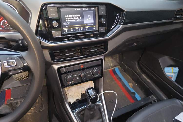 Used Volkswagen T-Cross 2019 280TSI DSG Comfort Edition Audio And AC Panel