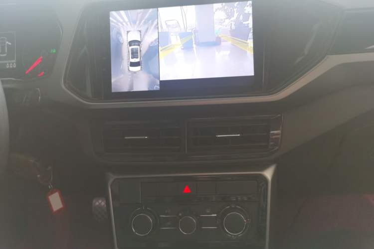 Used Volkswagen T-Cross 2019 280TSI DSG Comfort Edition Audio And AC Panel
