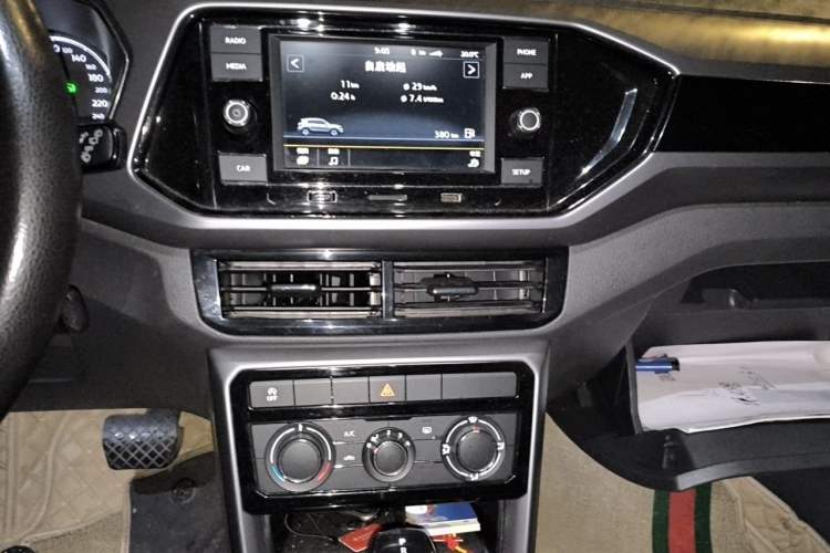 Used Volkswagen T-Cross 2019 280TSI DSG Comfort Edition Audio And AC Panel