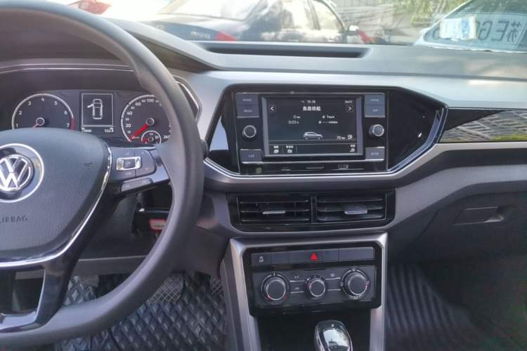 Used Volkswagen T-Cross 2019 280TSI DSG Comfort Edition Audio And AC Panel